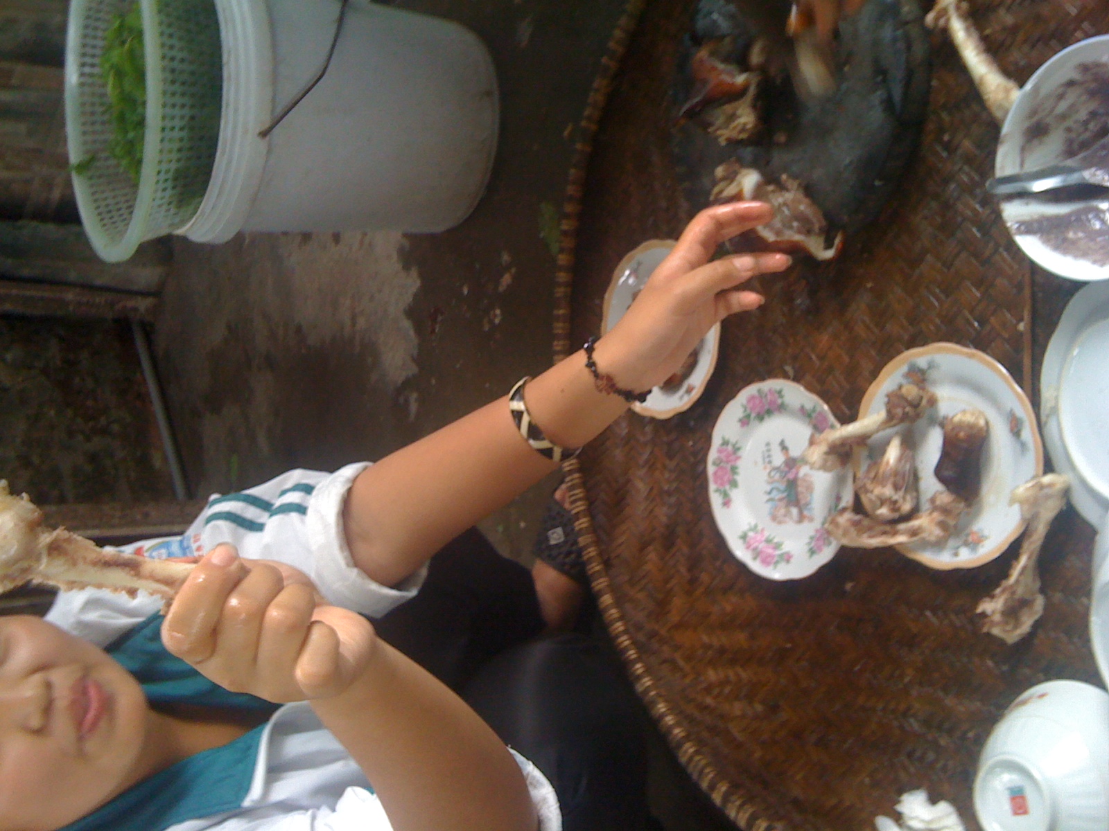 LOP 12A THPT TA UYEN 11